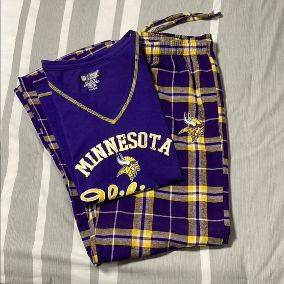NFL Purple and Yellow Pajamas Intimates & Sleepwear - Picture 1 of 7